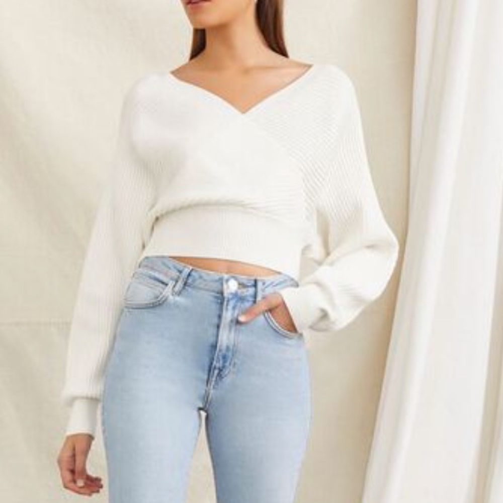 Lovely Forever-21 Long-sleeve Cream Sweater V-neck